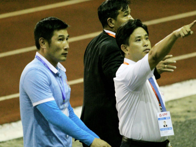 Bóng đá - Fan Cần thơ nổi giận, ném chai lọ vào HLV phó Sài Gòn