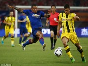 Bóng đá - MU - Mourinho thua đậm: Những lỗ hổng đầu tiên