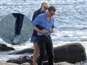 Ca nhạc - MTV - Tom Hiddleston bị &quot;soi&quot; đi một đôi giày hẹn hò Taylor Swift