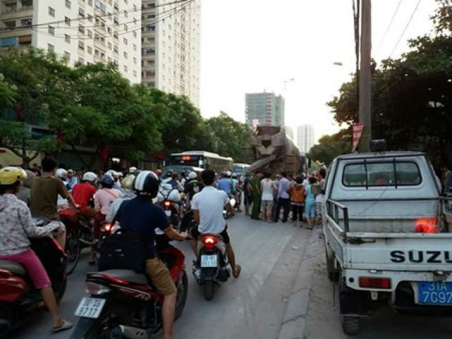 Tin tức trong ngày - Va chạm xe trộn bê tông, nữ sinh lớp 8 tử vong tại chỗ