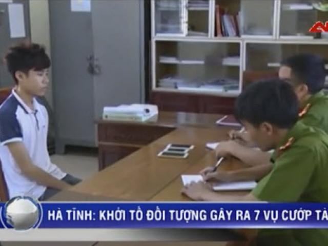 Video An ninh - Clip: Siêu cướp giật điện thoại bị thiếu nữ hạ gục