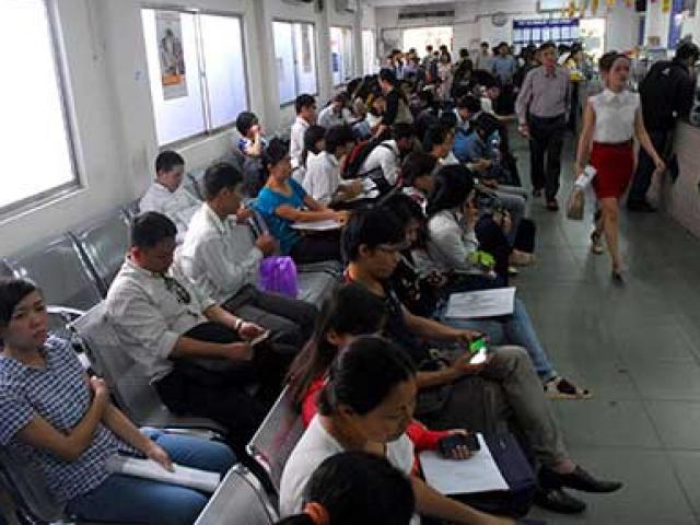 Thị trường - Tiêu dùng - Doanh nghiệp khổ sở vì mỗi năm phải nộp ...72 báo cáo