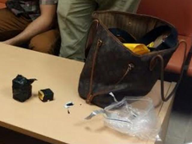 Pháp luật - Nữ tiếp viên hàng không vận chuyển vàng trái phép