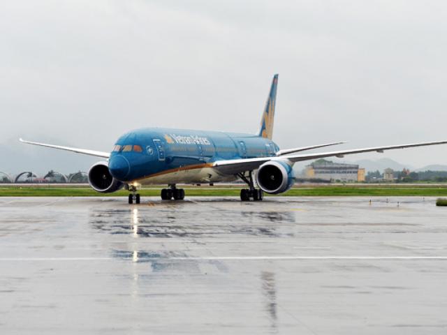 Tin tức trong ngày - Nhiều chuyến bay đến sân bay Nội Bài bị hủy do bão số 1