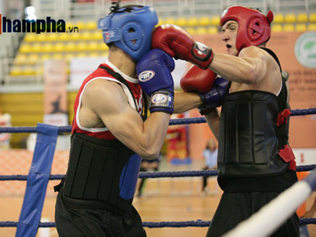 Thể thao - Rung sàn màn đấu võ Việt của hai ông Tây hạng 90kg
