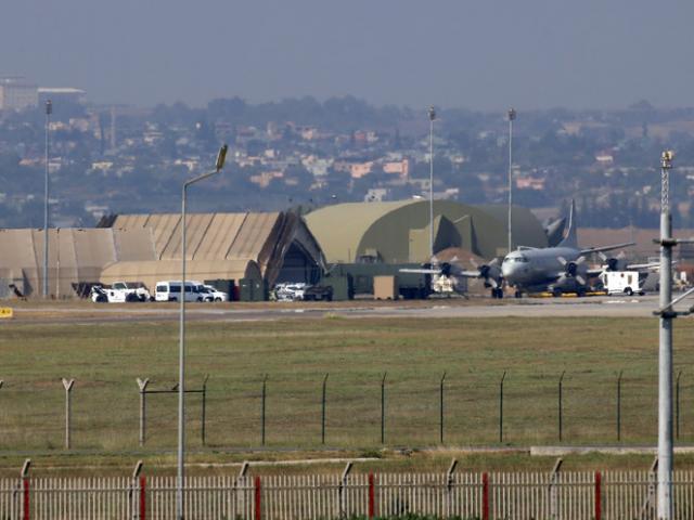 7.000 cảnh sát Thổ Nhĩ Kỳ bao vây căn cứ NATO