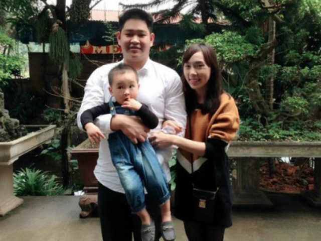 Bạn trẻ - Cuộc sống - Tranh cãi cô gái tự hào khi "ăn cơm trước kẻng"