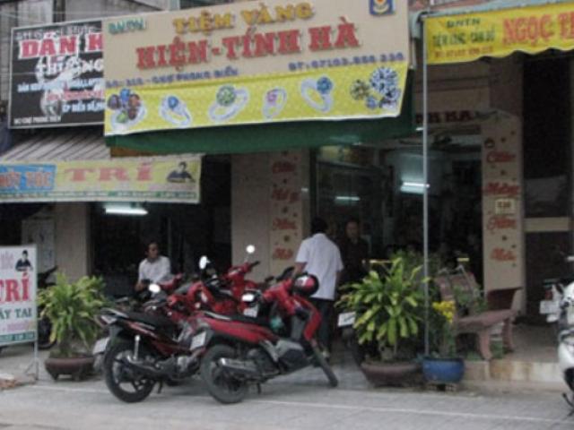 Pháp luật - Bắt thêm 4 nghi phạm vụ "hốt" hàng loạt tiệm vàng miền Tây