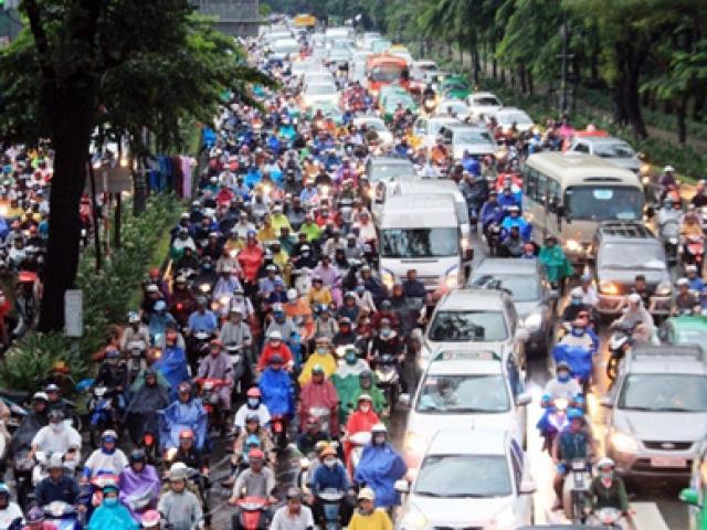 Tin tức trong ngày - TP.HCM: Mưa 30 phút, kẹt xe kinh hoàng ngày đầu tuần