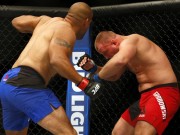 Thể thao - UFC: Knock-out lịch sử 14 giây đấm đối thủ nằm sàn