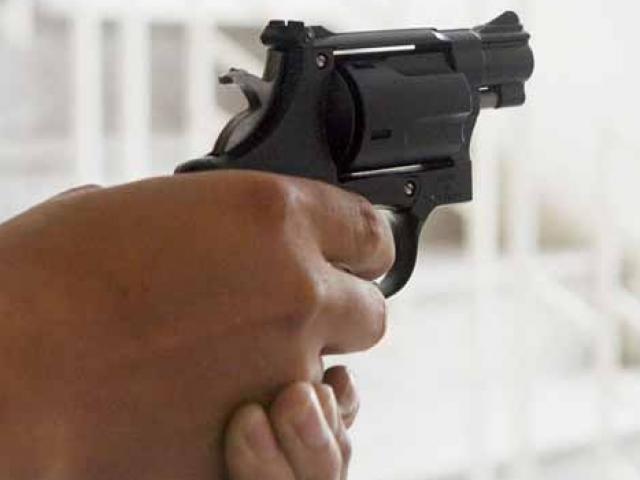 Pháp luật - Truy bắt người dùng súng bắn nhân viên tiệm game