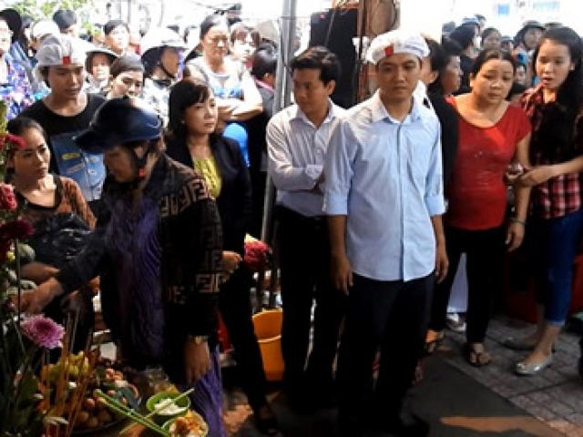 Tin tức trong ngày - Hàng ngàn người tiễn gia đình 6 người tử nạn trong đám cháy