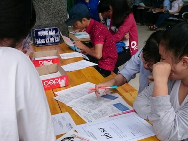Tuyển sinh 2018 - Thí sinh "ém" hồ sơ, điểm chuẩn sẽ khó đoán tới phút chót?