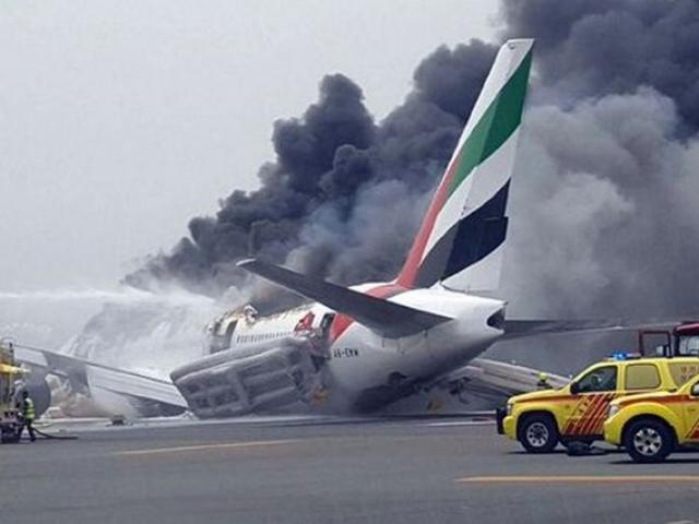 Thế giới - Lý do 300 người thoát nạn khi máy bay cháy dữ dội ở Dubai
