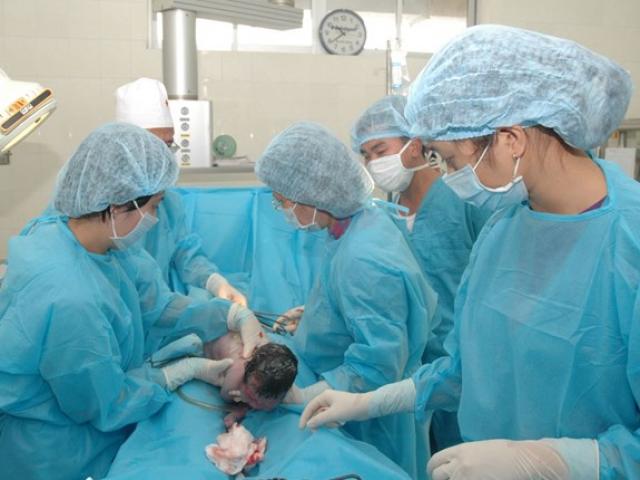 Sức khỏe đời sống - Yêu cầu xử lý bác sĩ mổ đẻ khiến trẻ sơ sinh bị gãy xương đùi