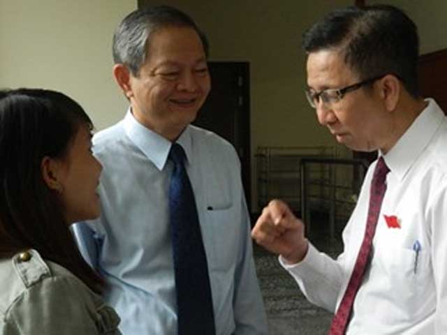 Tin tức trong ngày - 10.000 cán bộ ở TPHCM thu nhập dưới chuẩn nghèo