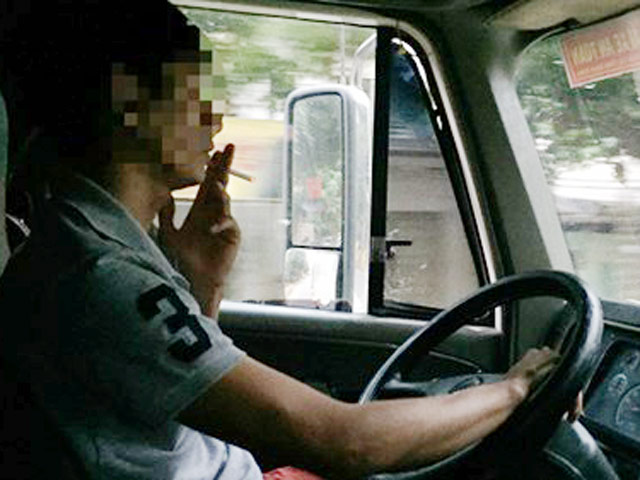 Tin tức trong ngày - Theo chân tài xế đường dài: Thập diện mai phục