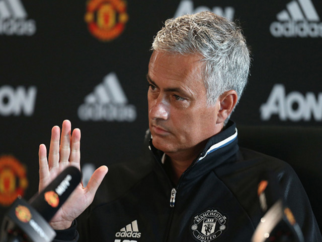 Bóng đá - Mourinho hàm ý chê Bundesliga &amp; Liga "giỏi ăn trộm"