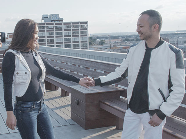 Ca nhạc - MTV - Vợ chồng Hồng Ngọc ngại ngùng diễn cảnh tình cảm