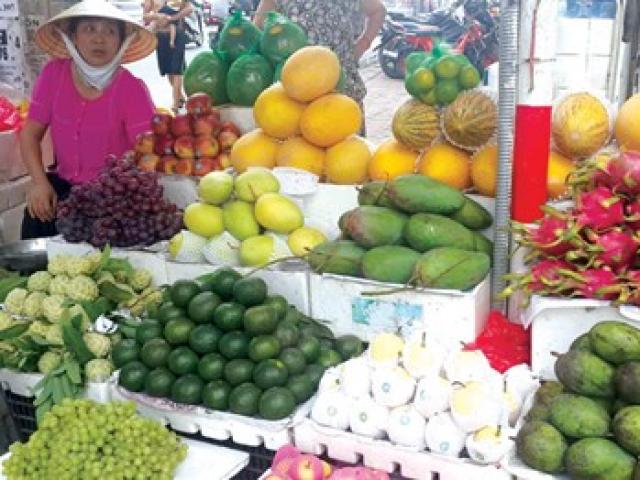 Thị trường - Tiêu dùng - Quả TQ mác VN: Tiểu thương nói có, quản lý bảo không