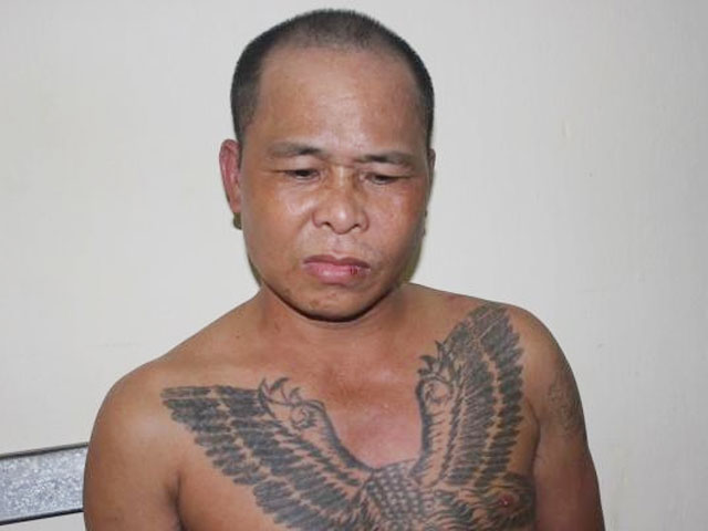 Pháp luật - Rút súng giả dọa công an, trốn lên núi không thoát