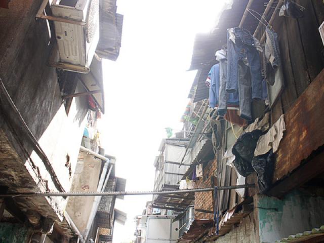 Tin tức trong ngày - "Rụt cổ" sống trong nhà cổ ở Sài Gòn