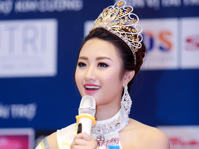 Người mẫu - Hoa hậu - Tân HH Bản sắc Việt phủ nhận biết trước câu hỏi ứng xử