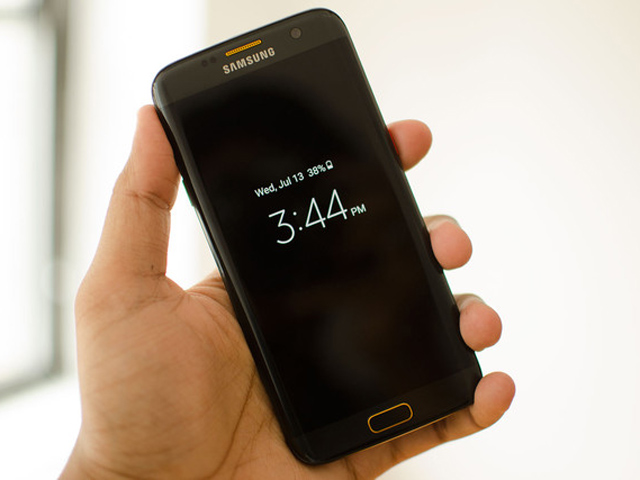 Dế sắp ra lò - Galaxy S7 Edge là smartphone bán chạy nhất nửa đầu 2016