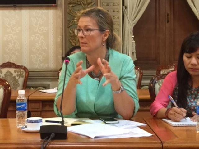 Tin tức trong ngày - Phải "lót tay" 14,5 triệu đồng để có giấy tờ nhà đất