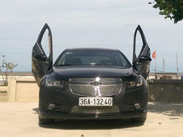 Tư vấn - Chevrolet Cruze độ "cửa cánh chim" giống Lamborghini tại Thanh Hóa