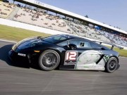 Tư vấn - Hai người Việt đầu tiên chạy thử siêu xe Lamborghini Super Trofeo