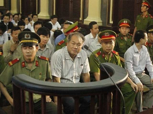 Pháp luật - Xét xử đại án 9.000 tỷ: Lộ rõ vụ “bút tích kỳ lạ”