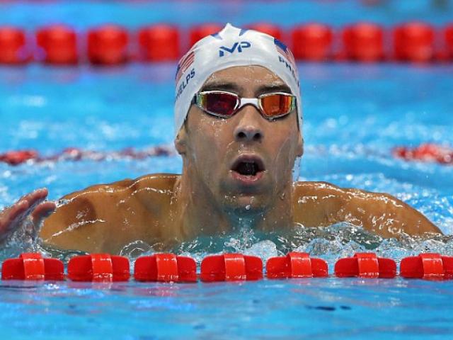 22 HCV Olympic: 1 Michael Phelps đánh bại 165 đoàn