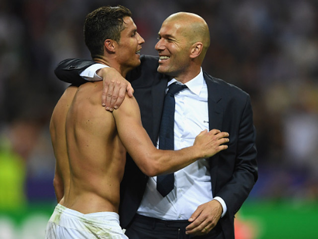 Bóng đá - Zidane quyết bỏ “Galacticos”, Real gia hạn Ronaldo