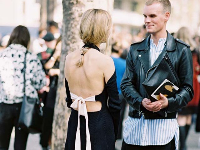 Bí quyết mặc đẹp - Hãy tận hưởng tuổi xuân với chiếc áo rất gợi cảm này