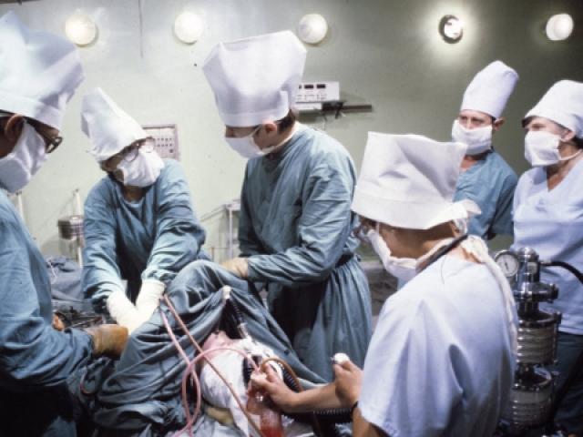 Sức khỏe đời sống - Ghép đầu người: Chuyện không đơn giản!