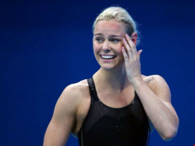 Thể thao - Cô gái suýt bỏ bơi lội vì lùn giành HCV lịch sử