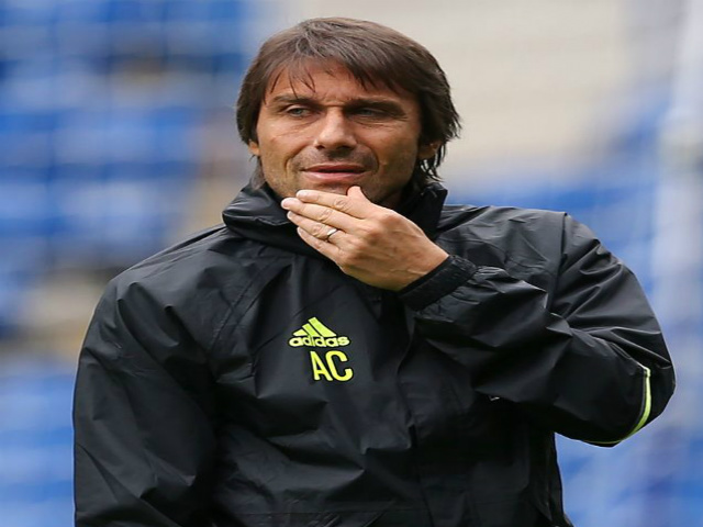 Bóng đá - Chelsea - Conte: Thích nhạc xập xình và hết mình trên sân
