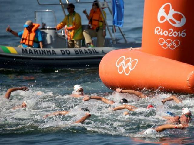 Thể thao - Kình ngư bị tước HCB vì... dúi đối thủ xuống nước