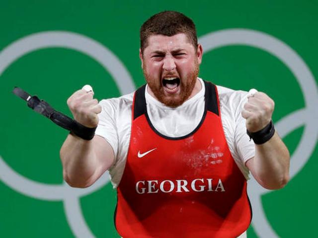 Olympic 2016 - "Thần sức mạnh" nâng 473kg phá KLTG, gặt HCV Olympic