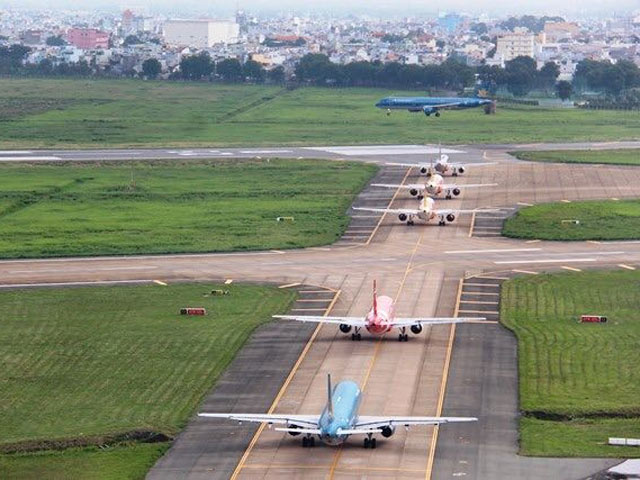 Tin tức trong ngày - Hành khách tát nữ tiếp viên vì không tìm thấy điện thoại