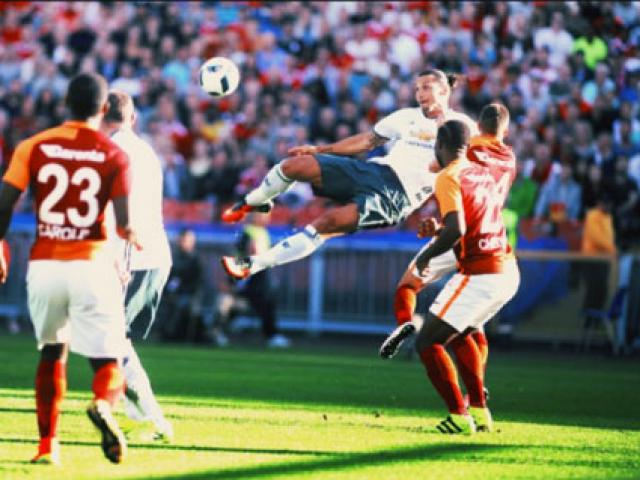 Bóng đá - 10 siêu phẩm trước mùa: Ibra ngả bàn đèn đọ Suarez