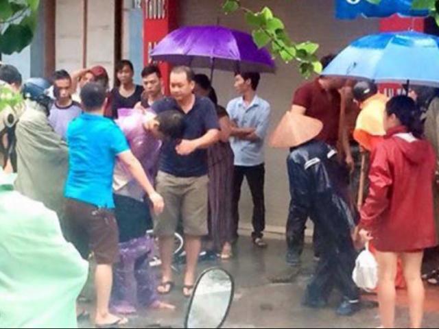 Pháp luật - Xô xát giữa trời mưa bão, nữ sinh bị bạn trai đâm nhập viện