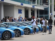 Ô tô - Ông chủ Leicester City thưởng 19 xe BMW i8 cho các cầu thủ