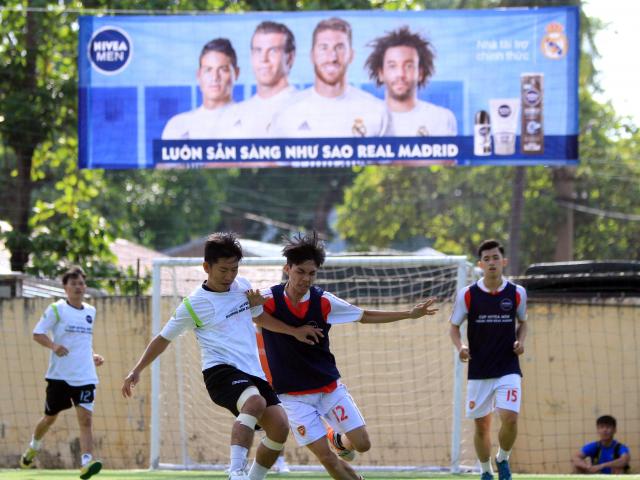 Bóng đá “phủi” Sài Gòn so tài nảy lửa săn vé đến Real Madrid