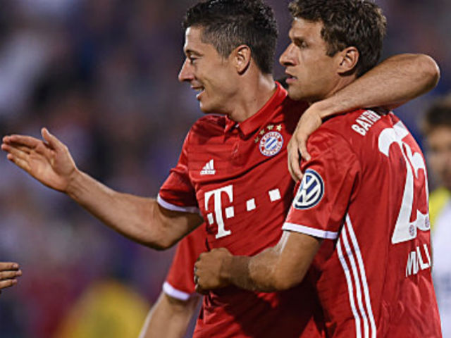 Bóng đá - Carl Zeiss Jena - Bayern: "Hùm xám" đùa vui