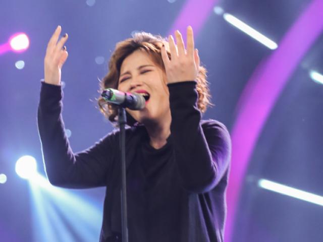 Ca nhạc - MTV - Giám khảo "Vietnam Idol" cứu Quán quân "Học viện ngôi sao"