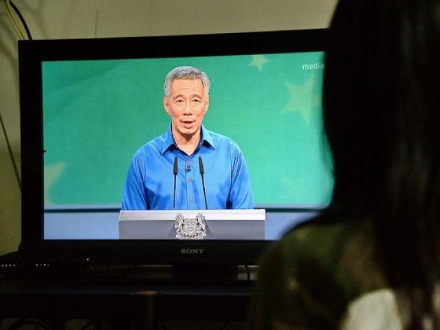 Thế giới - Thủ tướng Singapore ngất khi đọc diễn văn