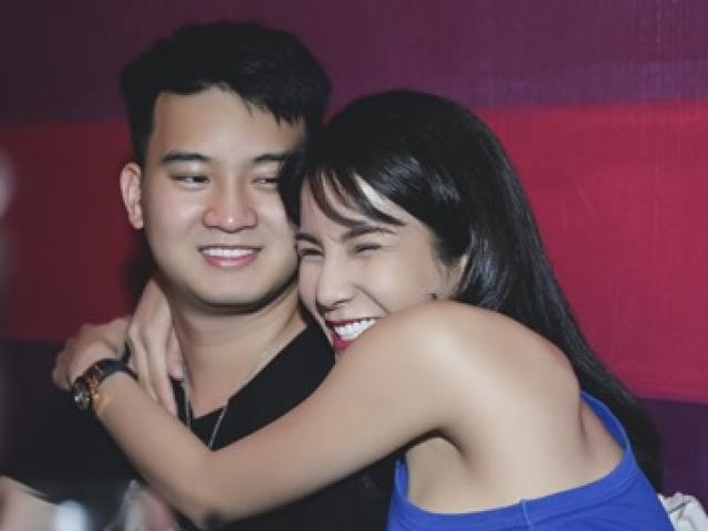 Ca nhạc - MTV - Diệp Lâm Anh ôm bạn trai tình cảm trong tiệc sinh nhật