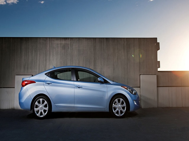 Tin tức ô tô - Hyundai Elantra 2013 thu hồi do lỗi đèn phanh